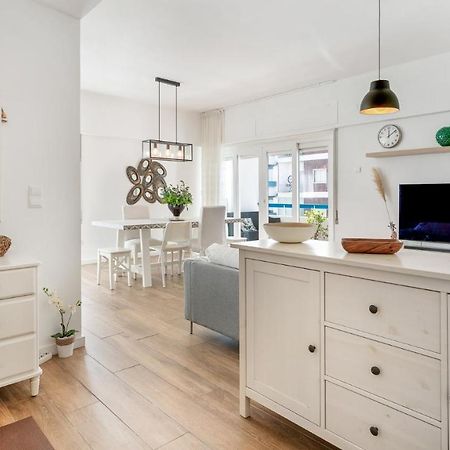 Faro Getaway W/ Big Balcony By Lovelystay Exteriör bild