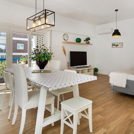 Faro Getaway W/ Big Balcony By Lovelystay Exteriör bild