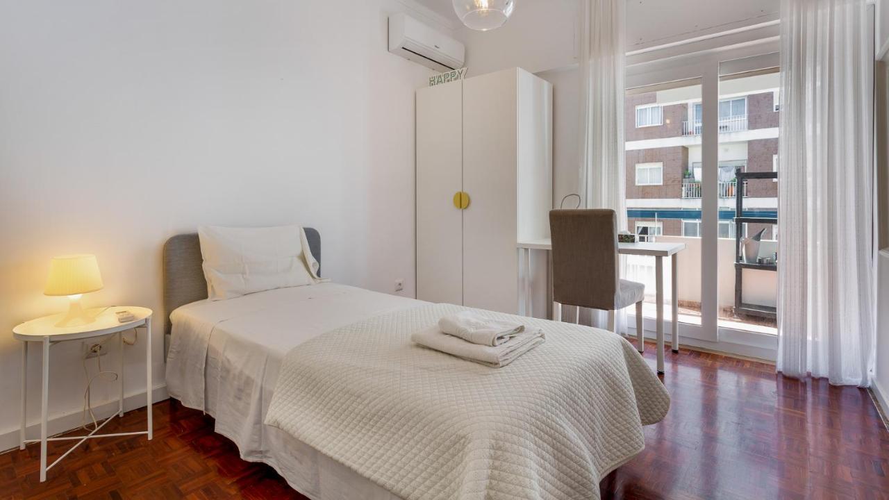 Faro Getaway W/ Big Balcony By Lovelystay Exteriör bild