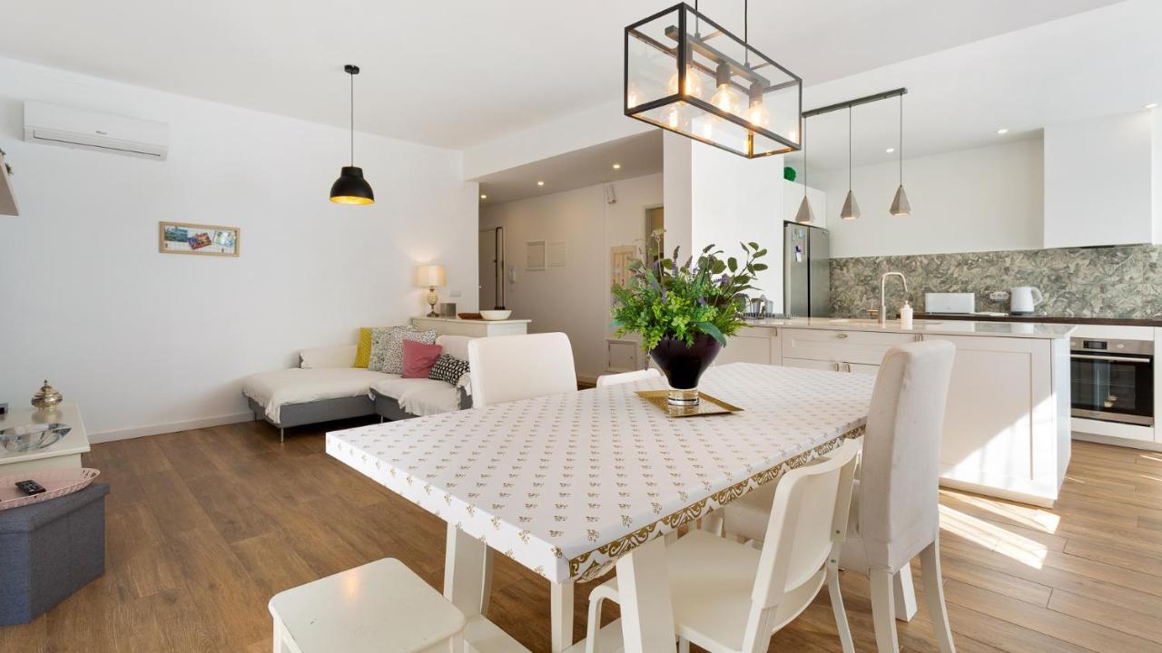 Faro Getaway W/ Big Balcony By Lovelystay Exteriör bild