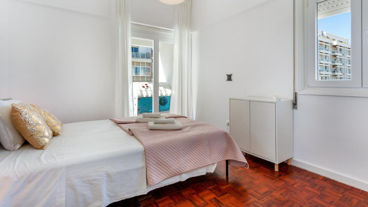 Faro Getaway W/ Big Balcony By Lovelystay Exteriör bild